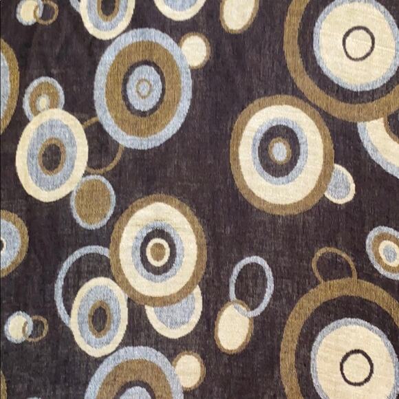 Striking Scarf - Picture 2 of 5